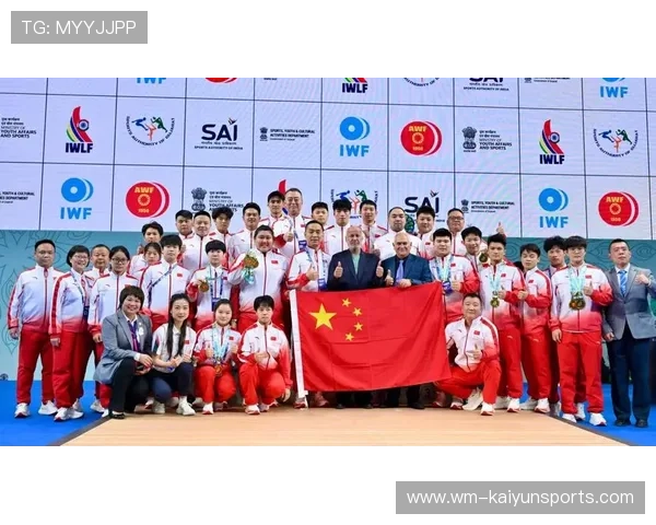 世界举重总决赛中国队在多重量级项目中表现稳定收获多枚奖牌